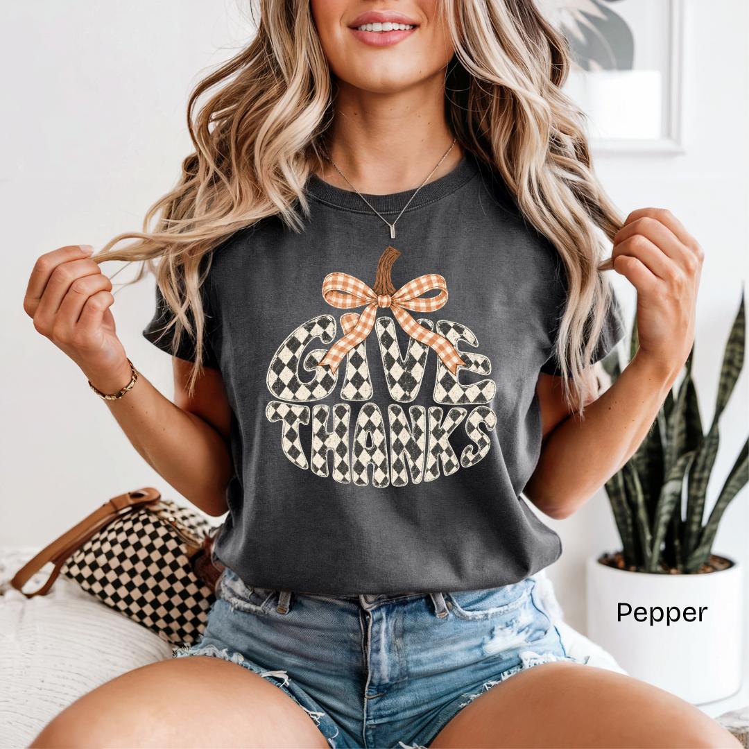 Give Thanks Checkered Pumpkin Bow Comfort Colors T-Shirt